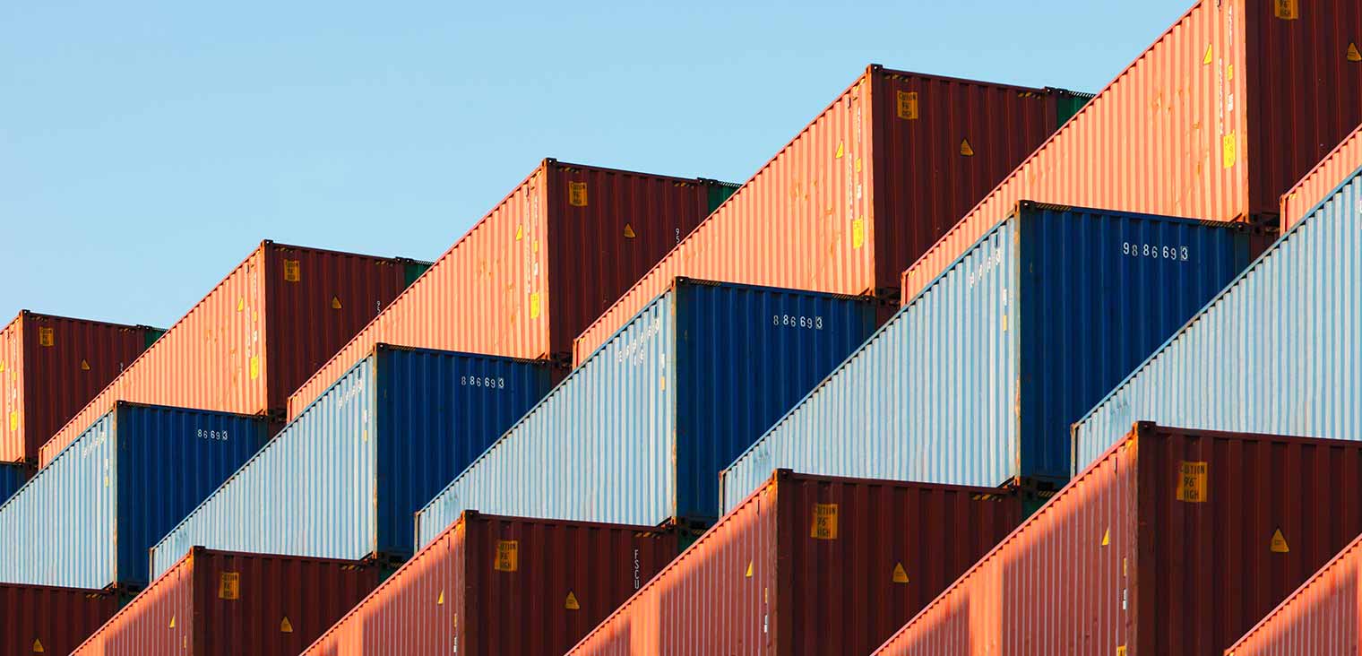 managing supply chain piled cargo containers for supply chain
